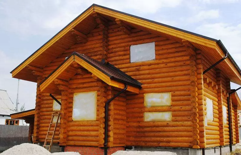 Дом из бревна 8х11 м